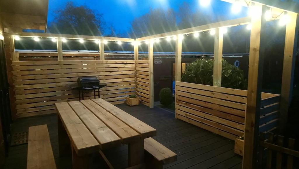 'Monktonmead Lodge' In Secluded Setting, With Private Indoor Pool. Ryde  Bagian luar foto