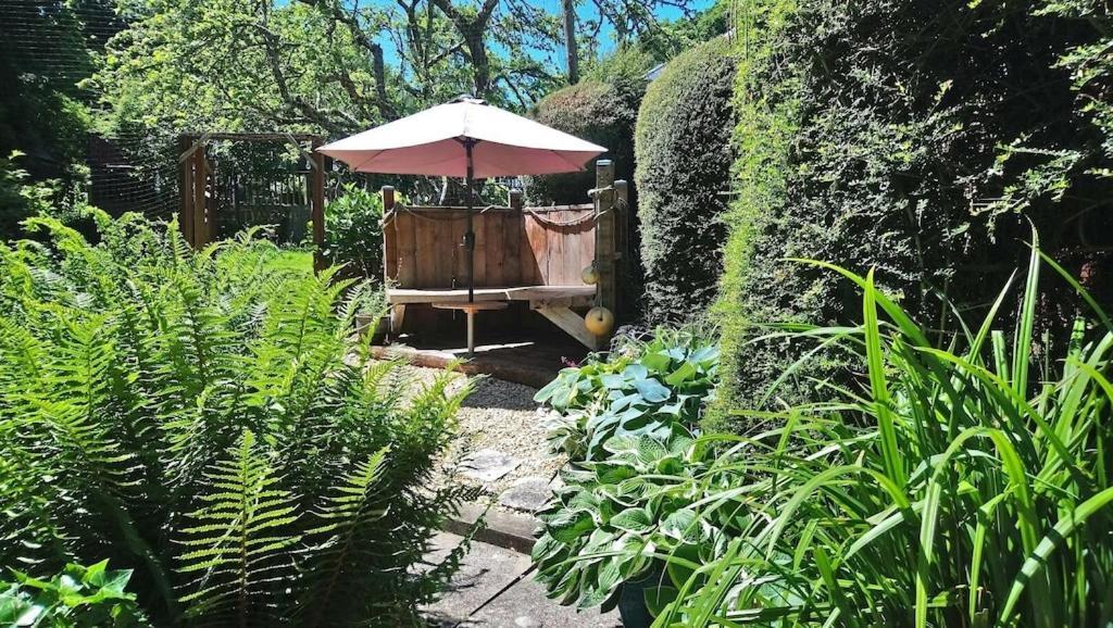 'Monktonmead Lodge' In Secluded Setting, With Private Indoor Pool. Ryde  Bagian luar foto