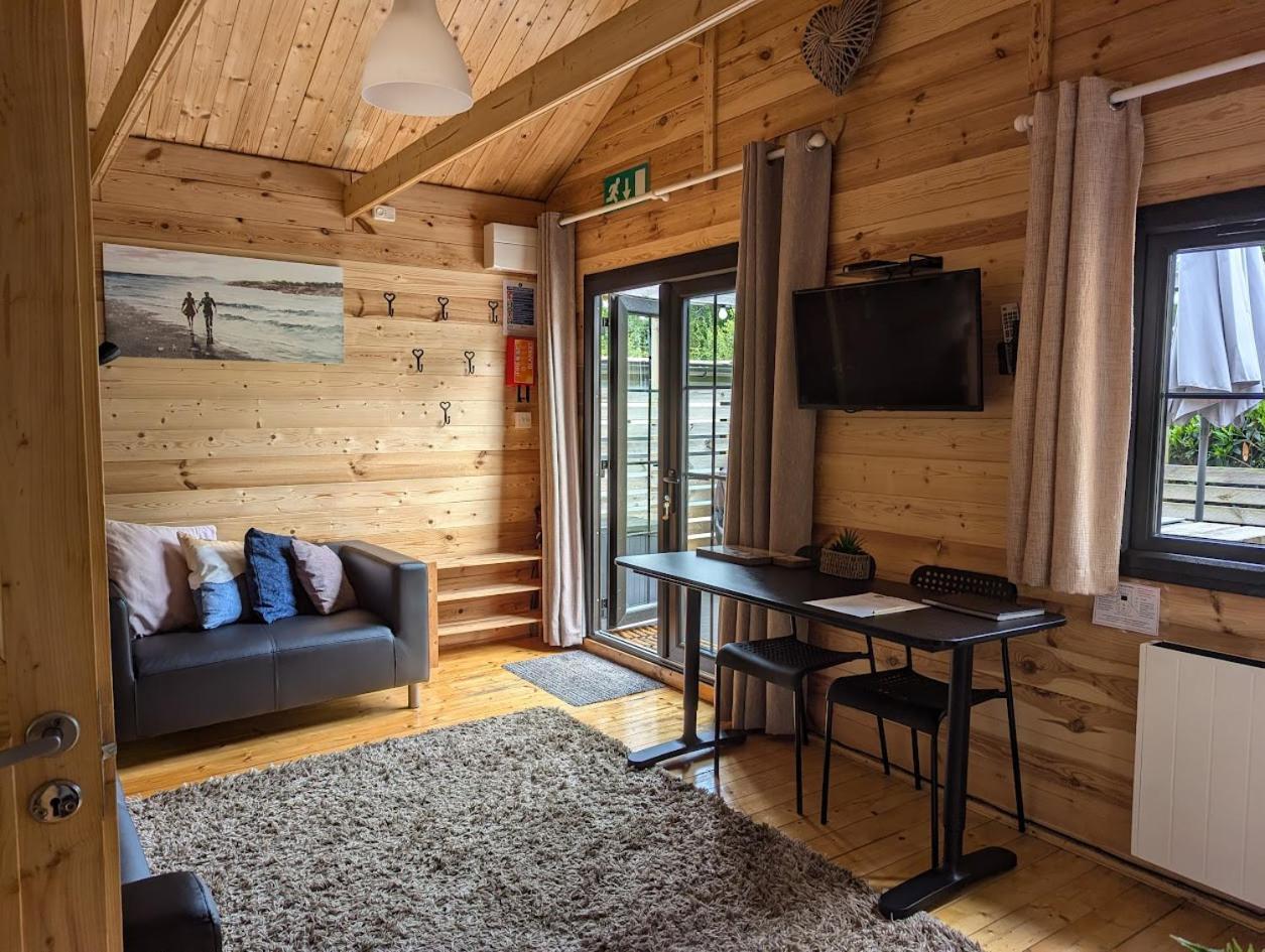 'Monktonmead Lodge' In Secluded Setting, With Private Indoor Pool. Ryde  Bagian luar foto